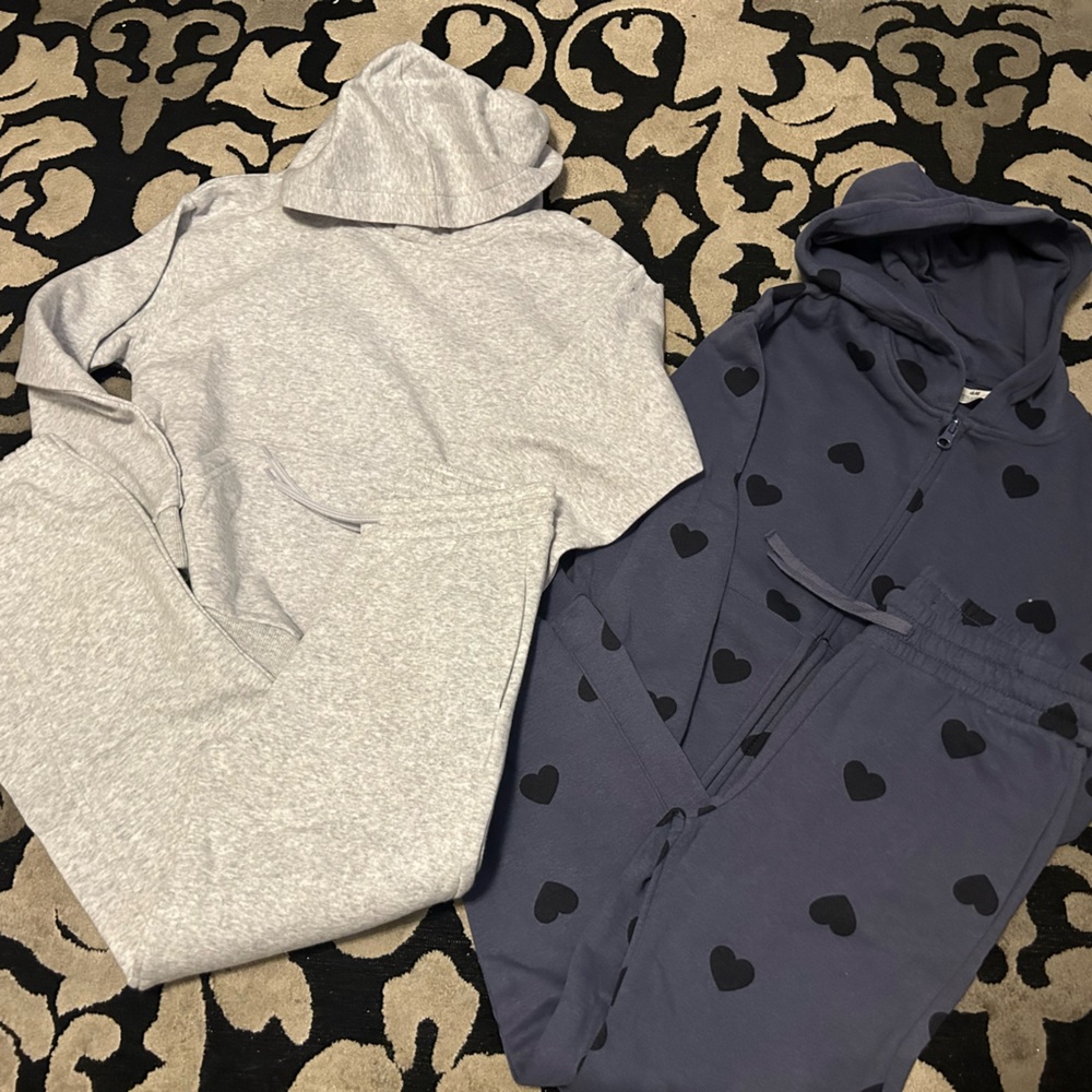 H&M girls sweatsuits 
8-10 girls